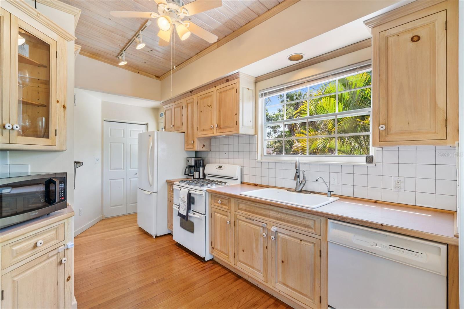 SPRING HILL REV - Residential