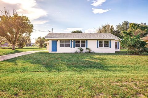 A home in LAKE WALES