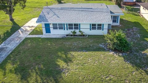 A home in LAKE WALES