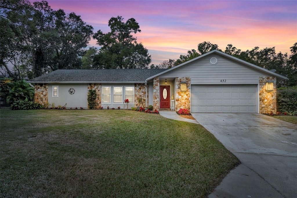 Photo of 652 W Cadillac Drive, Altamonte Springs, FL 32714 (MLS # O6373166)