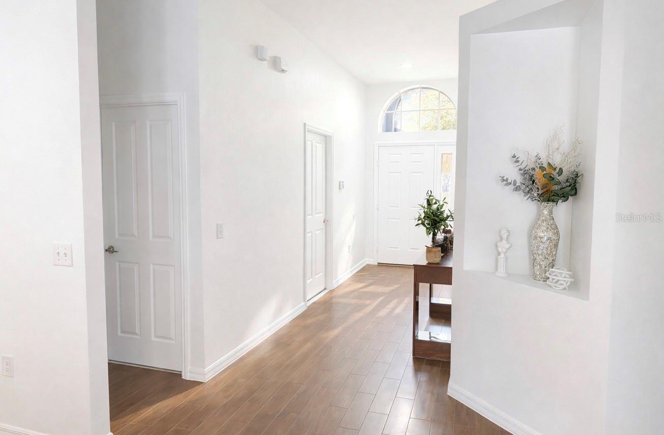 2704 LUCAS LAKES LANE