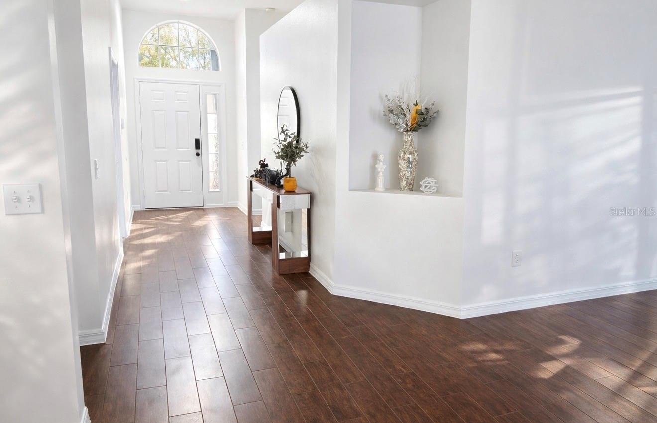 2704 LUCAS LAKES LANE