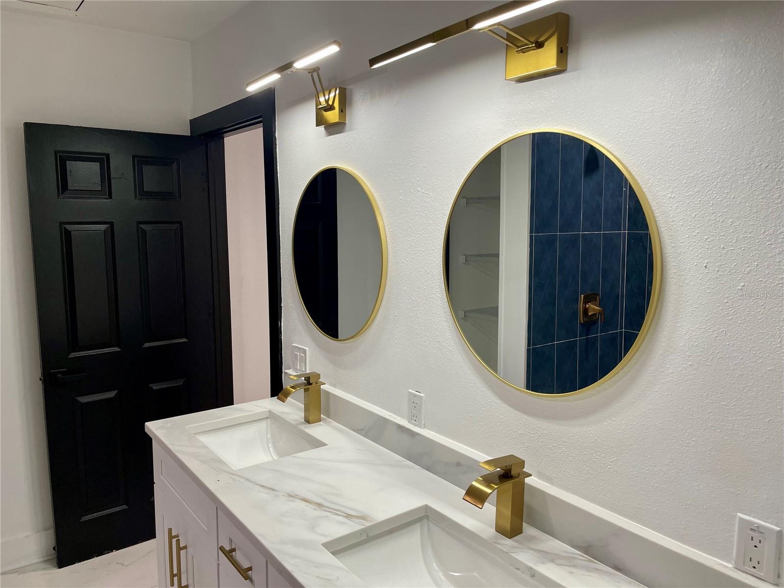 SUNSET CAMP - Residential