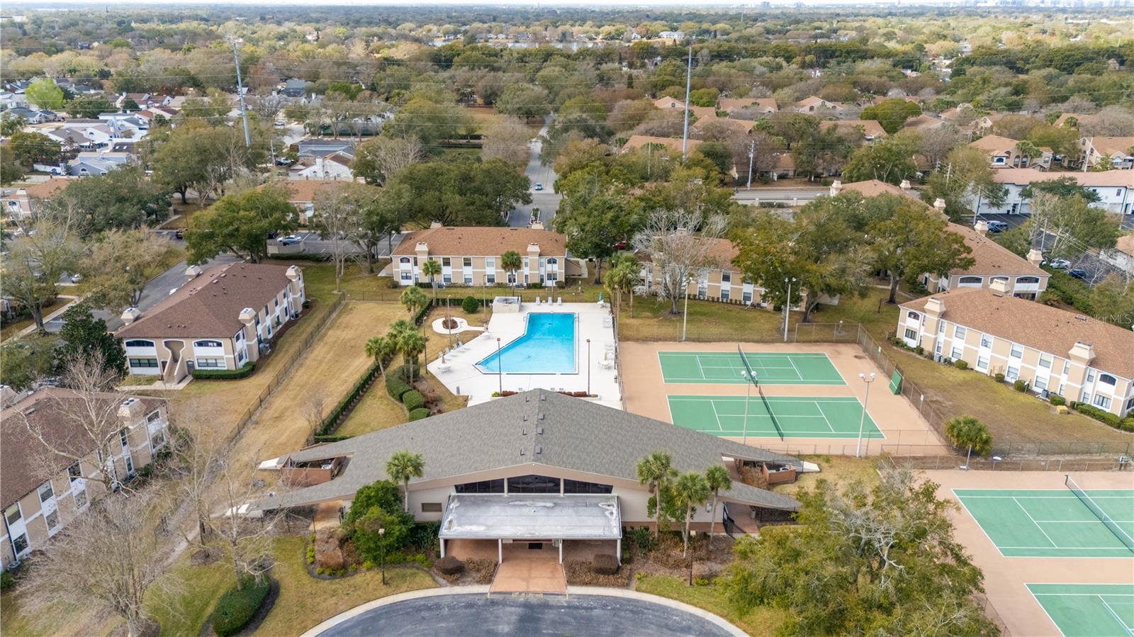 CLUB VILLAS AT WIMBLEDON PARK PH 02 - Residential