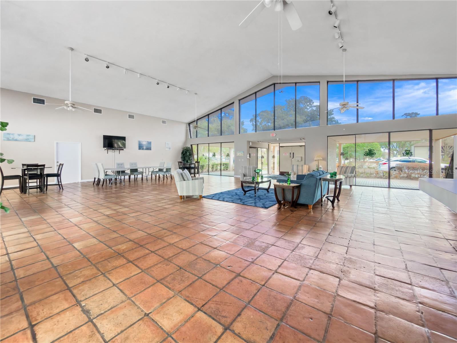 CLUB VILLAS AT WIMBLEDON PARK PH 02 - Residential