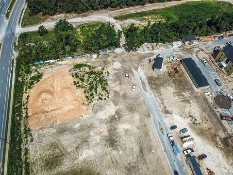 Tiny photo for 305 County Road 466a, Fruitland Park, FL 34731 (MLS # G5079232)