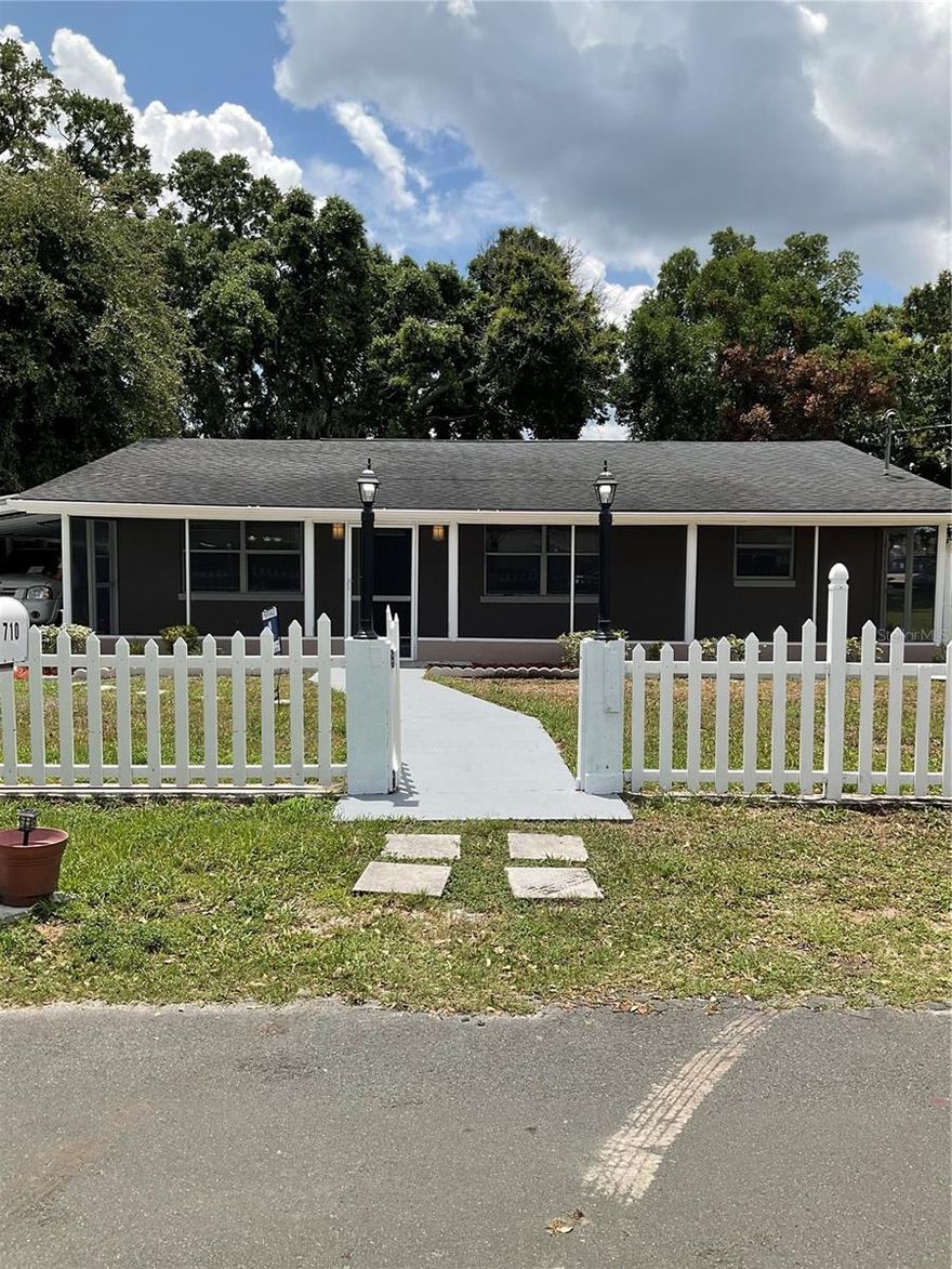 Beautiful 3- bedrooms and 2- bathrooms home in the heart of Kissimmee with NO HOA! Conveniently located near Downtown Kissimmee shopping, restaurants, schools major highways,and just minutes from Kissimmee Lakefront Park. This home offers comfort,space,and the freedom of no HOA restrictions. Perdect for first-time buyers or anyone looking for a great location in Central Florida!