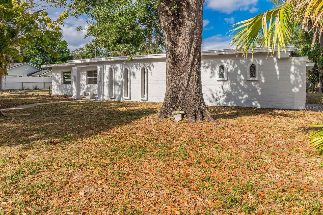 ENGLISH ESTATES UNIT 1 - Residential