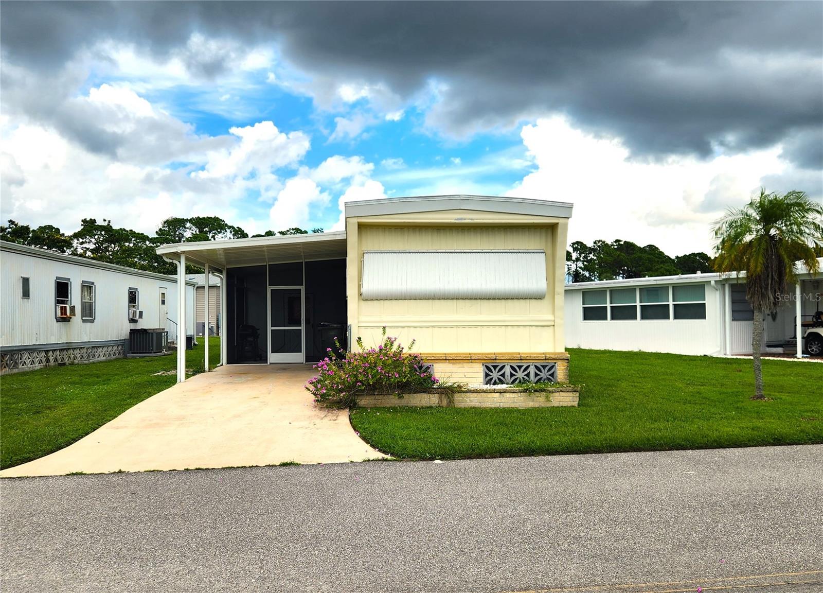 HOLIDAY PARK - Residential