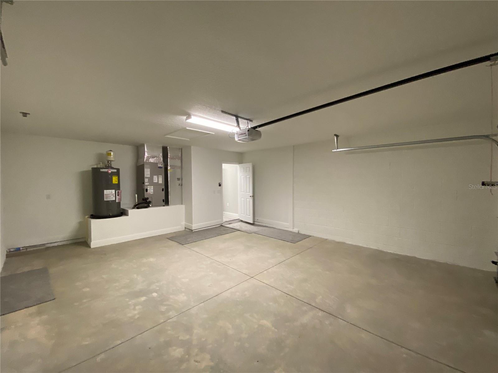 MARION OAKS UN 01 - Residential Lease