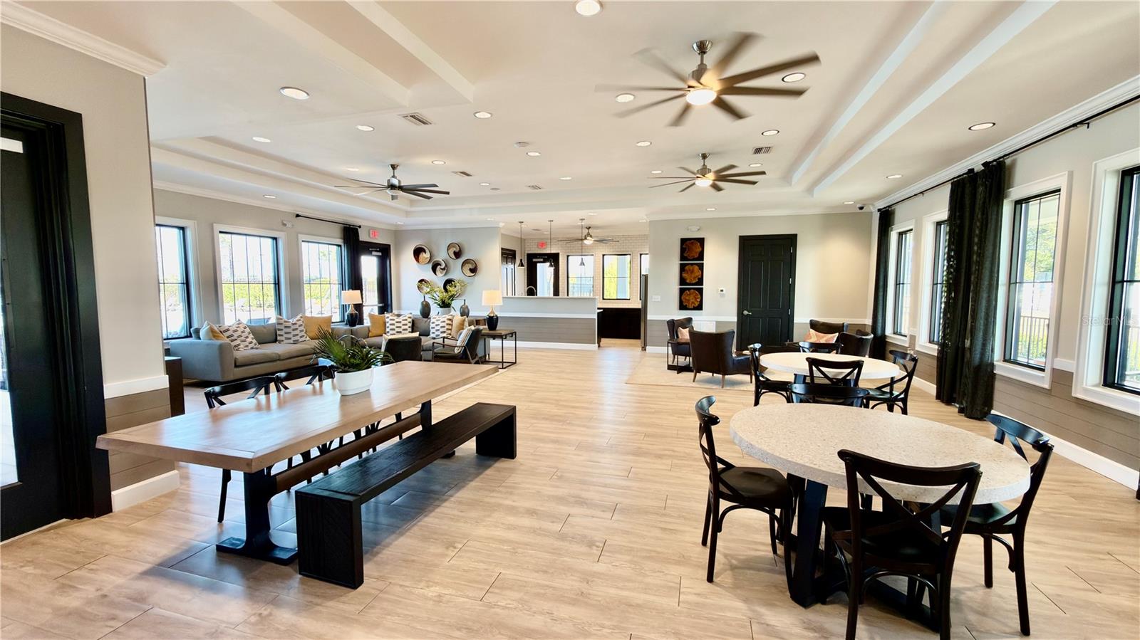 ABBOTT SQUARE - Residential