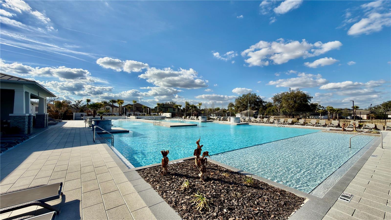 ABBOTT SQUARE - Residential