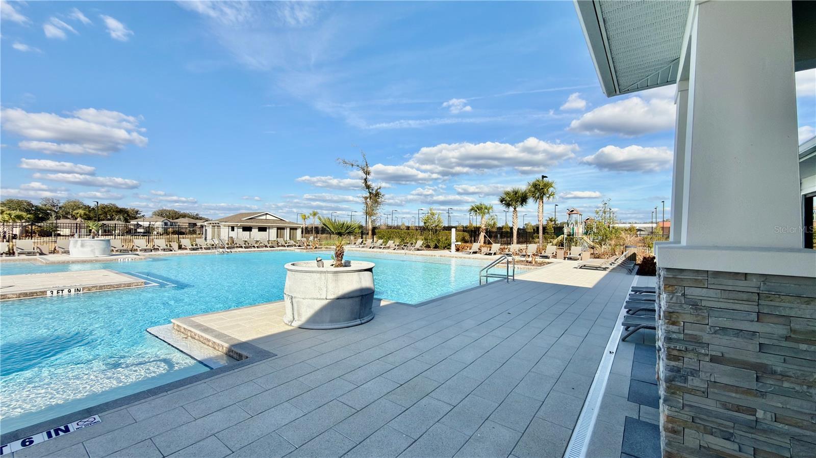 ABBOTT SQUARE - Residential