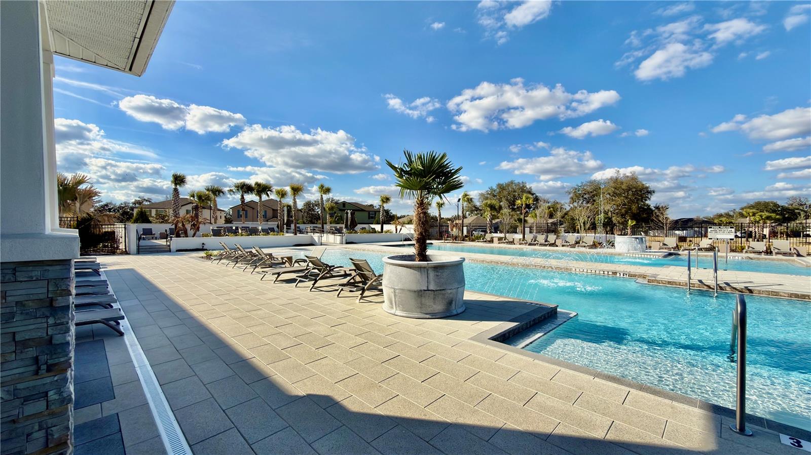 ABBOTT SQUARE - Residential