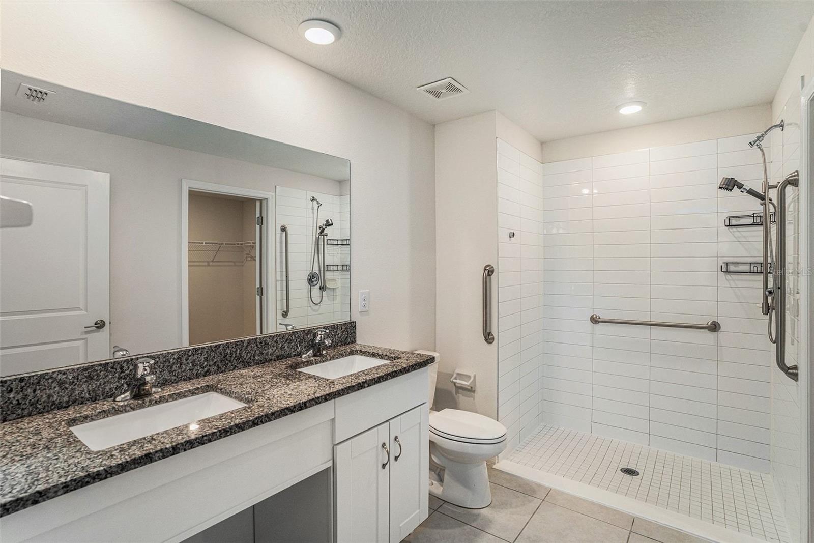 ABBOTT SQUARE - Residential