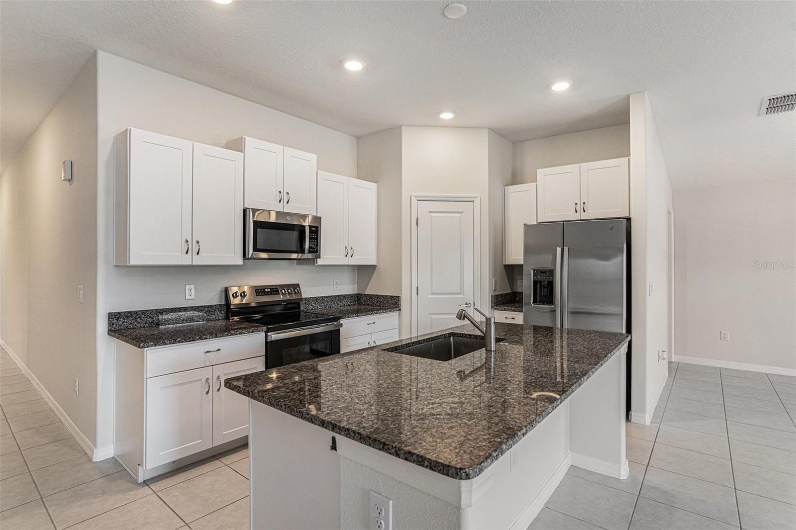 ABBOTT SQUARE - Residential