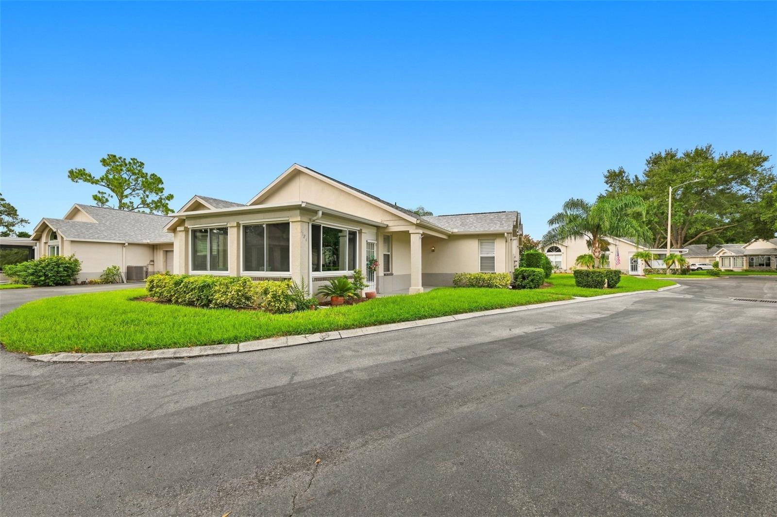 1124 GOLFVIEW WOODS DRIVE na