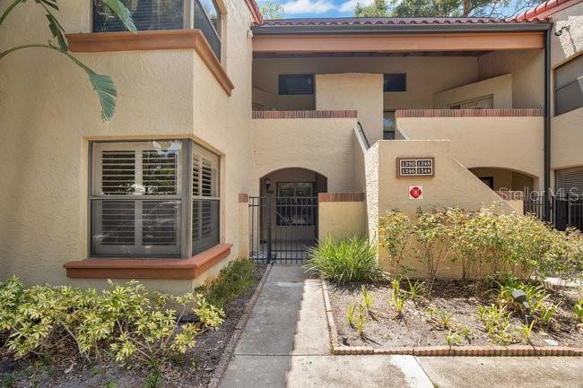 Spacious and updated, this 3-bedroom, 2-bath first-floor condo is located in the desirable, guard-gated community of Lake Pineloch Village, just minutes from Downtown Orlando and the vibrant SODO District. Inside, you'll find durable laminate wood flooring throughout and a modern kitchen featuring solid surface countertops and newer appliances. The primary suite includes a large walk-in closet, dual sinks, and a walk-in shower. Additional features include ceiling fans in several rooms, in-unit washer and dryer, outdoor storage space, and window blinds. One small pet (up to 35 lbs) is welcome with a non-refundable pet deposit. Community amenities include a 24-hour manned security gate, two resort-style pools, tennis courts, and private lake access with a boat ramp. The location offers easy access to I-4, the 408, and is just a short drive to the airport, major shopping, and top-rated schools including the sought-after Blankner K-8 and Boone High School. Available for move-in on August 6, 2025. Application fee is $50 for each adult and there is a $100 HOA application fee. Tenant qualifications include income of at least three times the rent, a credit score of 700 or higher, and passing background checks.
Equal Opportunity Housing. Reach out today to schedule a showing.