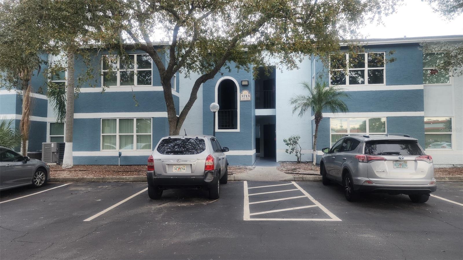 5713 GATLIN AVENUE 216