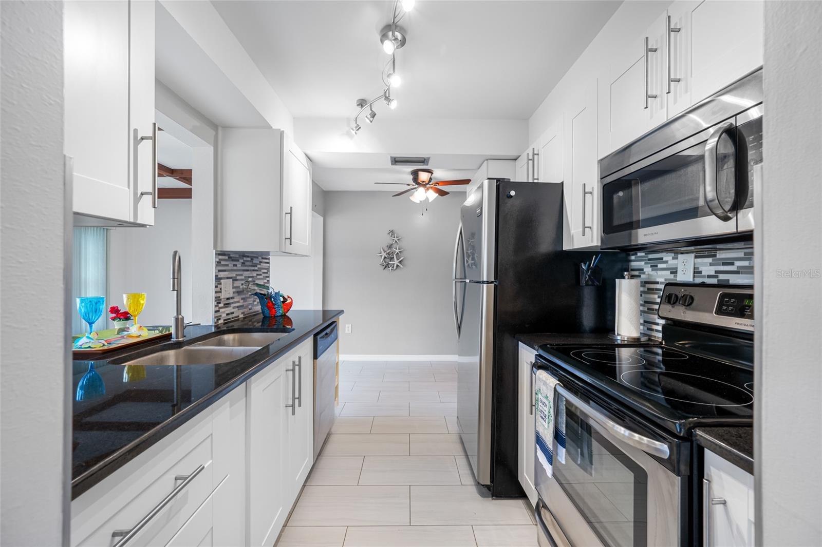 VILLAS CAPRI CONDO - Residential