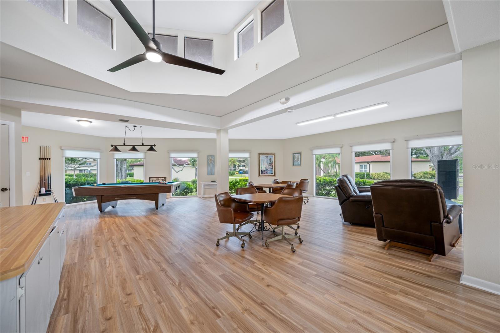 VILLAS CAPRI CONDO - Residential
