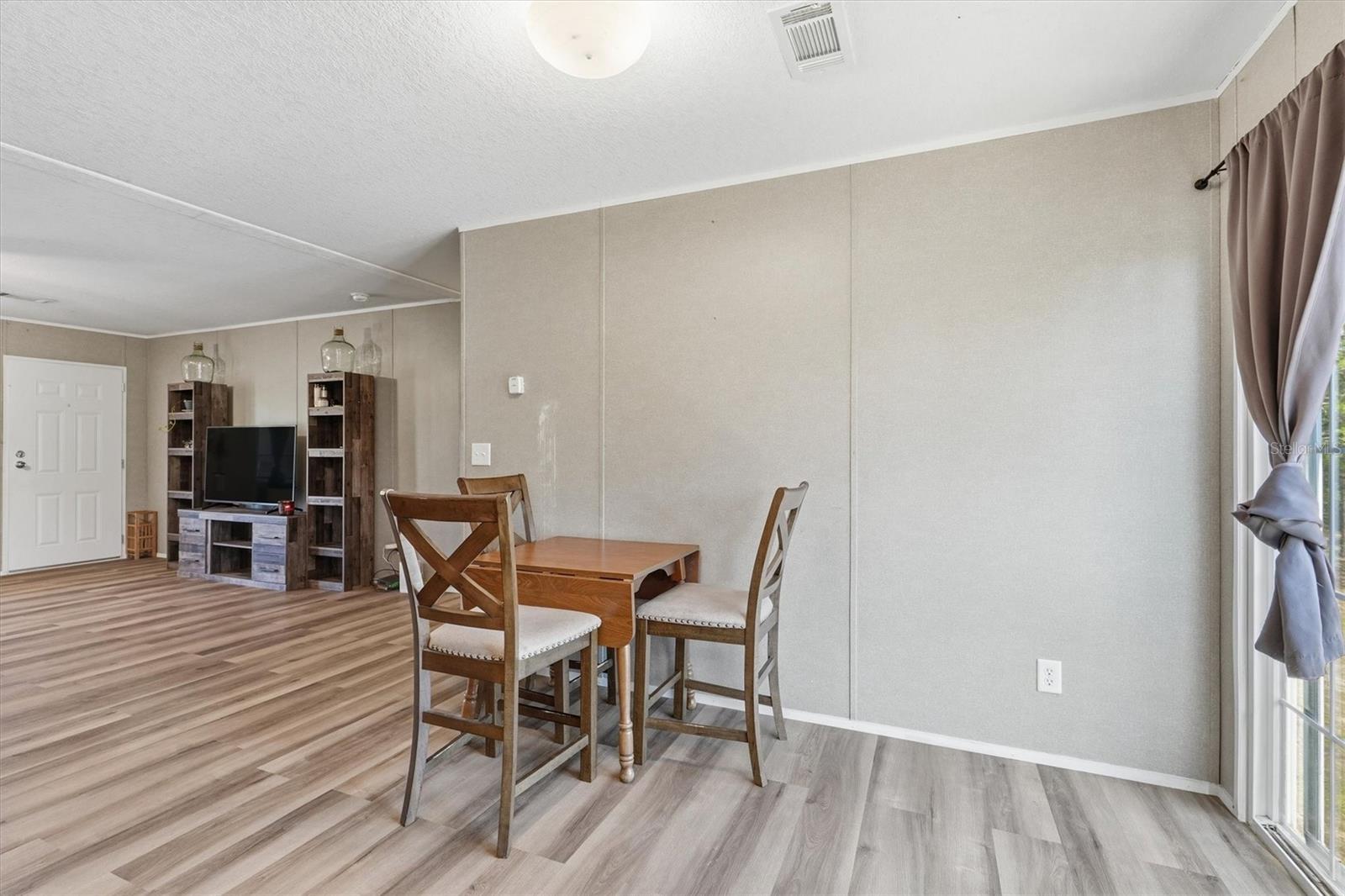 UNIVERSITY ESTATES 205 206 - Residential