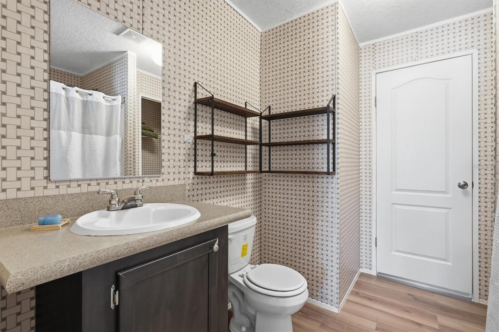 UNIVERSITY ESTATES 205 206 - Residential
