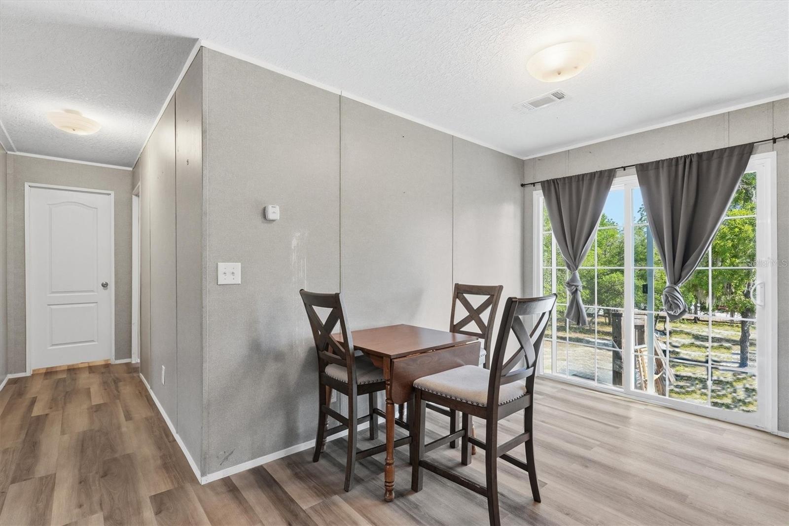 UNIVERSITY ESTATES 205 206 - Residential