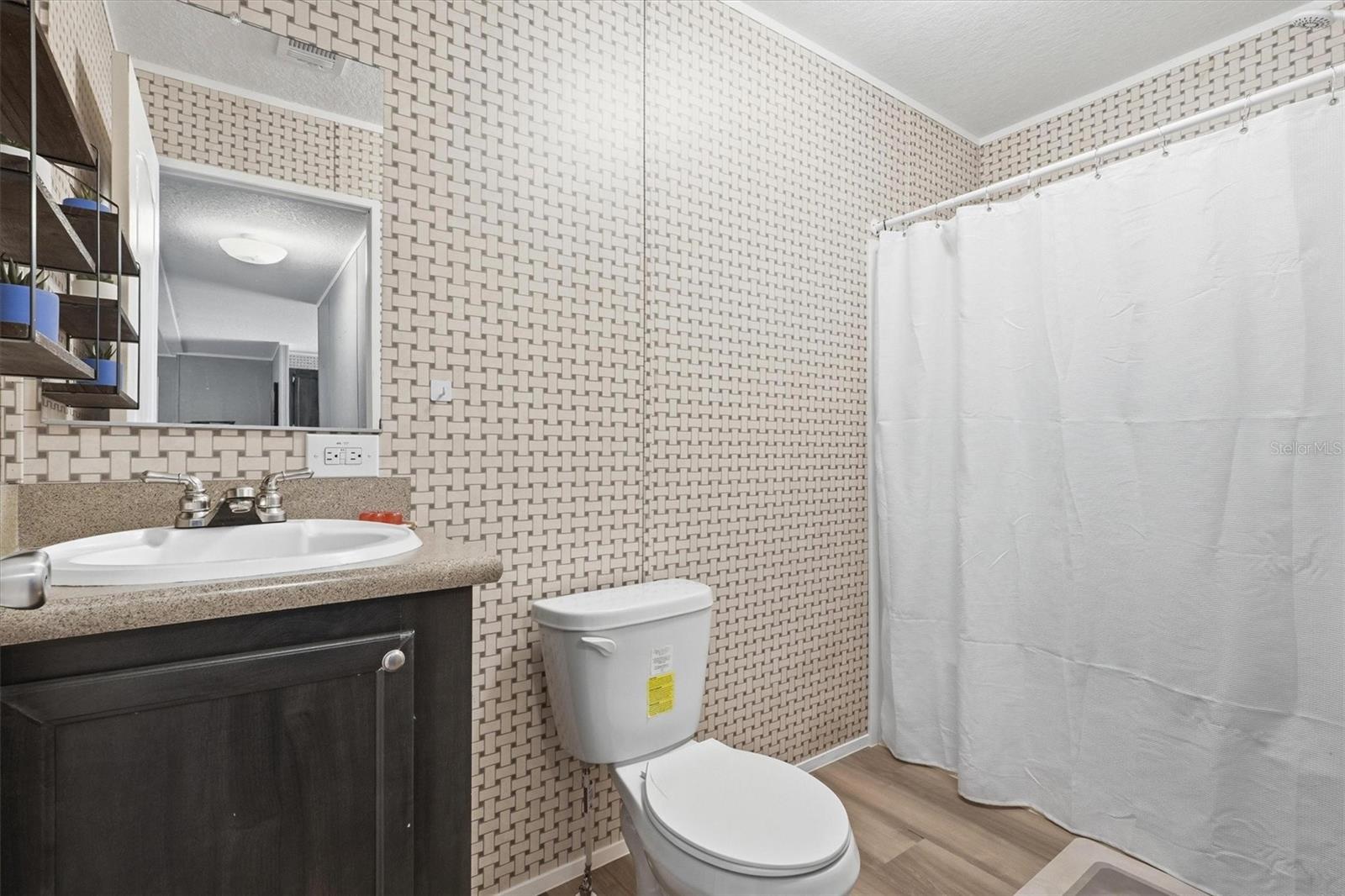 UNIVERSITY ESTATES 205 206 - Residential