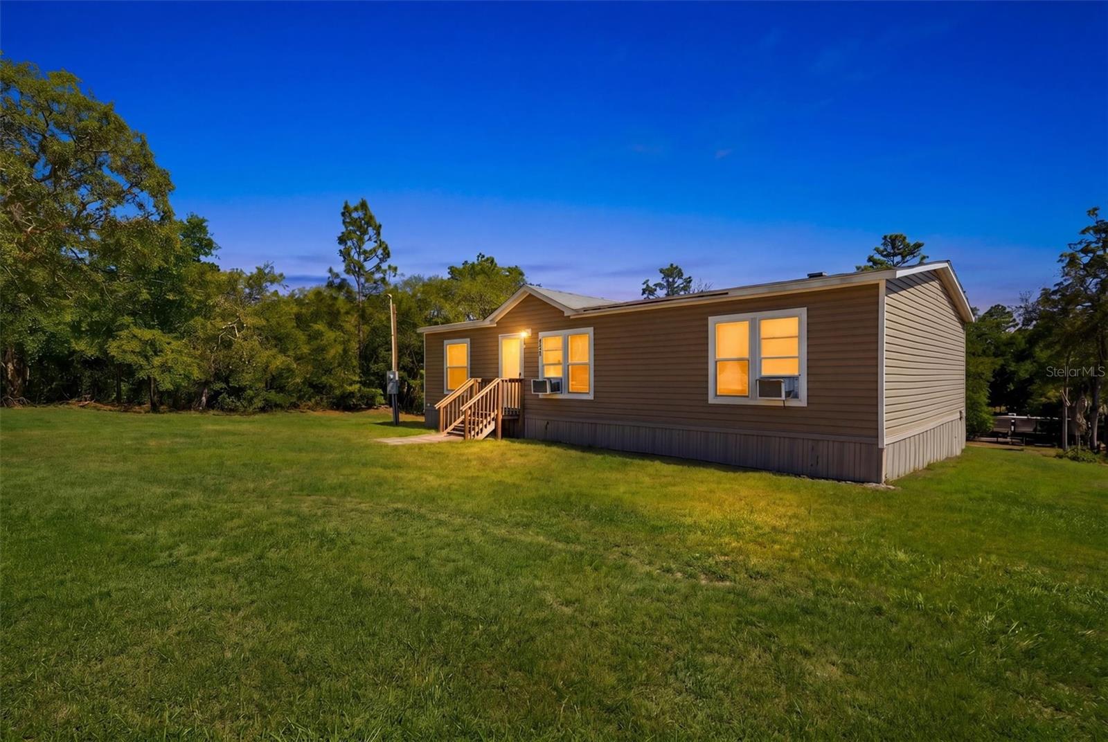 UNIVERSITY ESTATES 205 206 - Residential