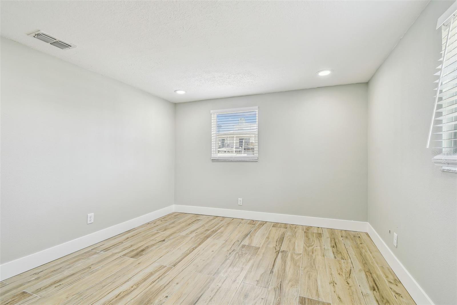 HUDSON BEACH ESTATES UN 3 ADD 1 - Residential Lease