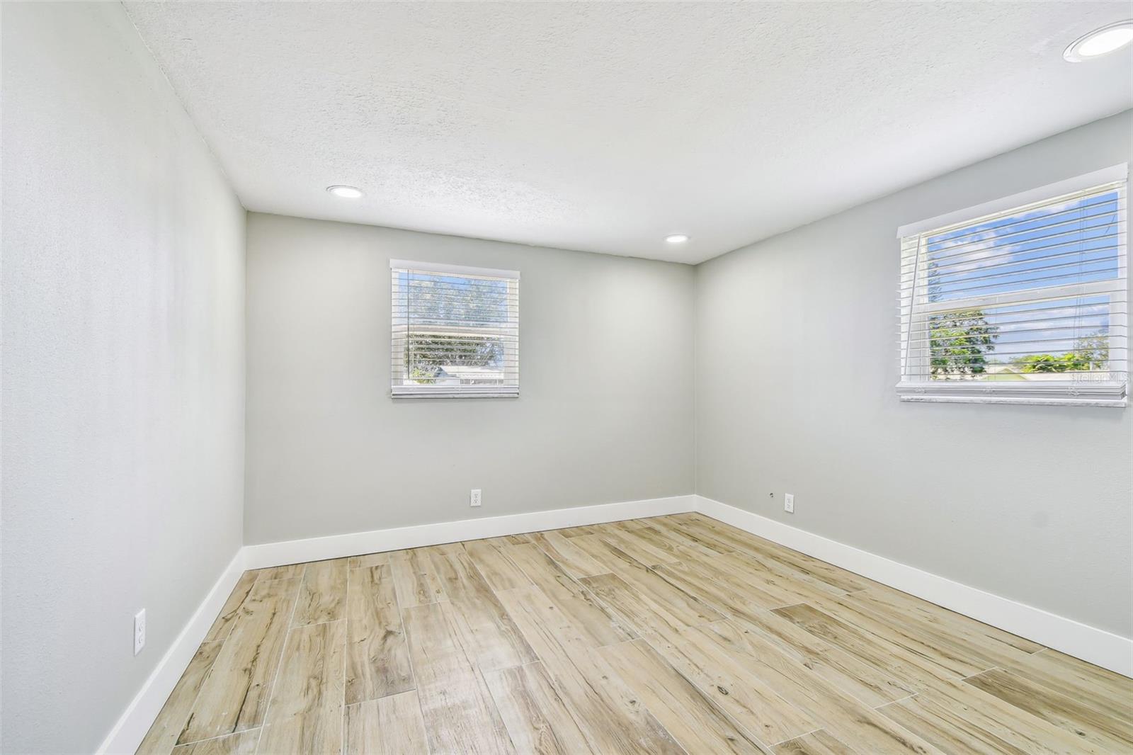 HUDSON BEACH ESTATES UN 3 ADD 1 - Residential Lease