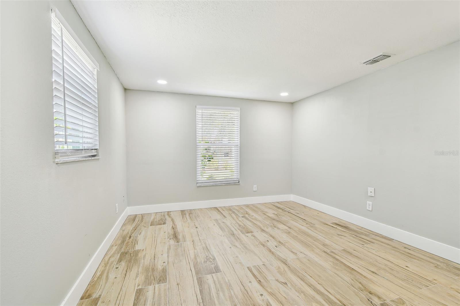 HUDSON BEACH ESTATES UN 3 ADD 1 - Residential Lease