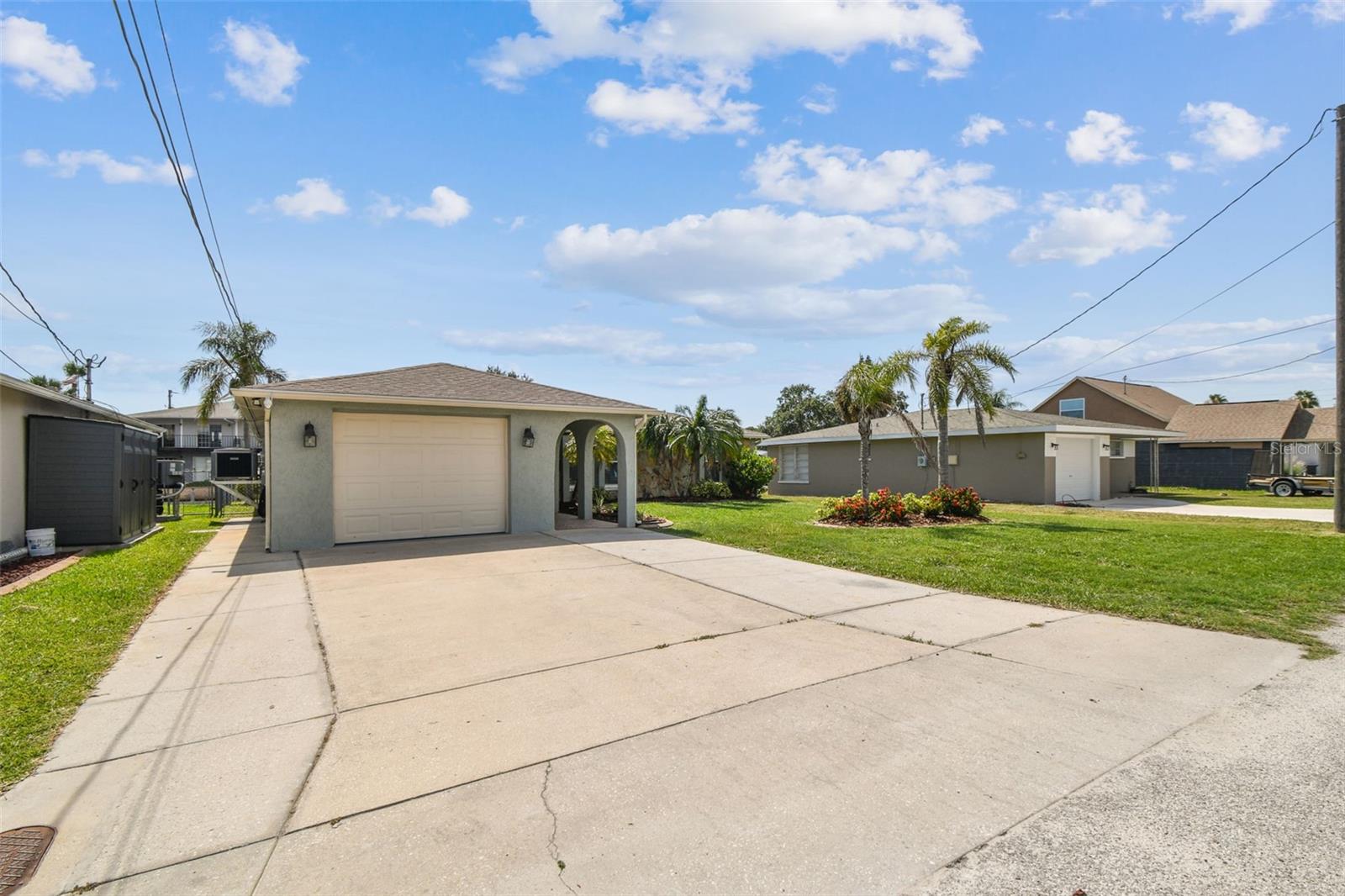 HUDSON BEACH ESTATES UN 3 ADD 1 - Residential Lease