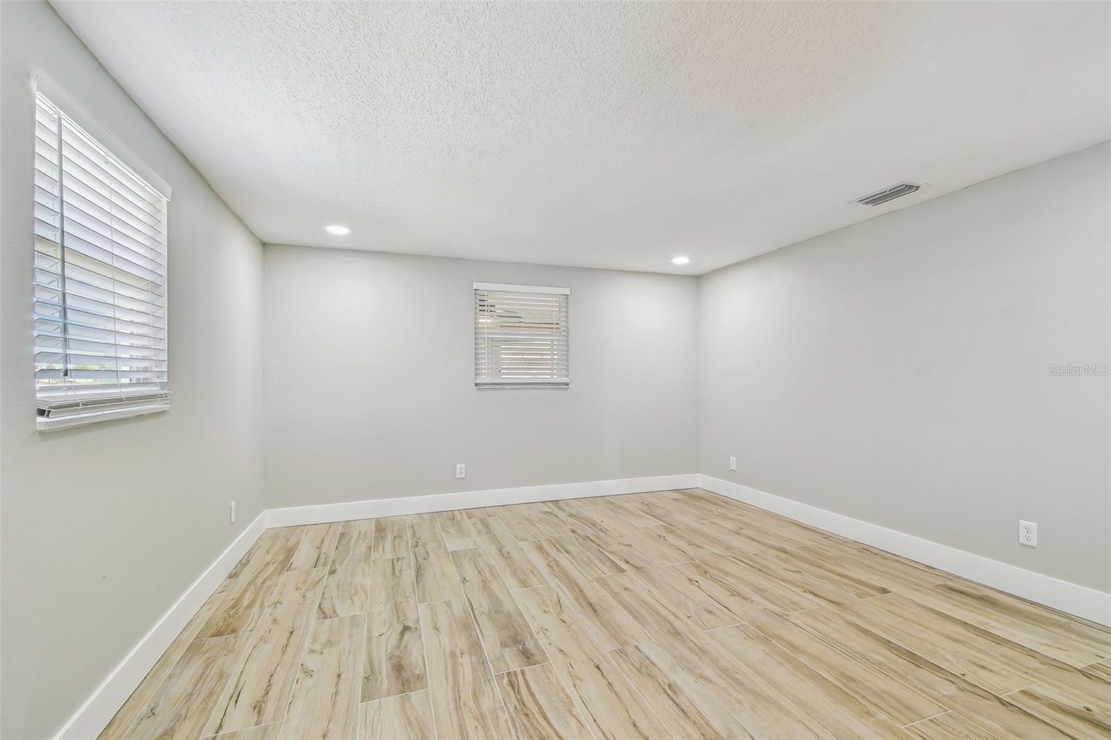 HUDSON BEACH ESTATES UN 3 ADD 1 - Residential Lease