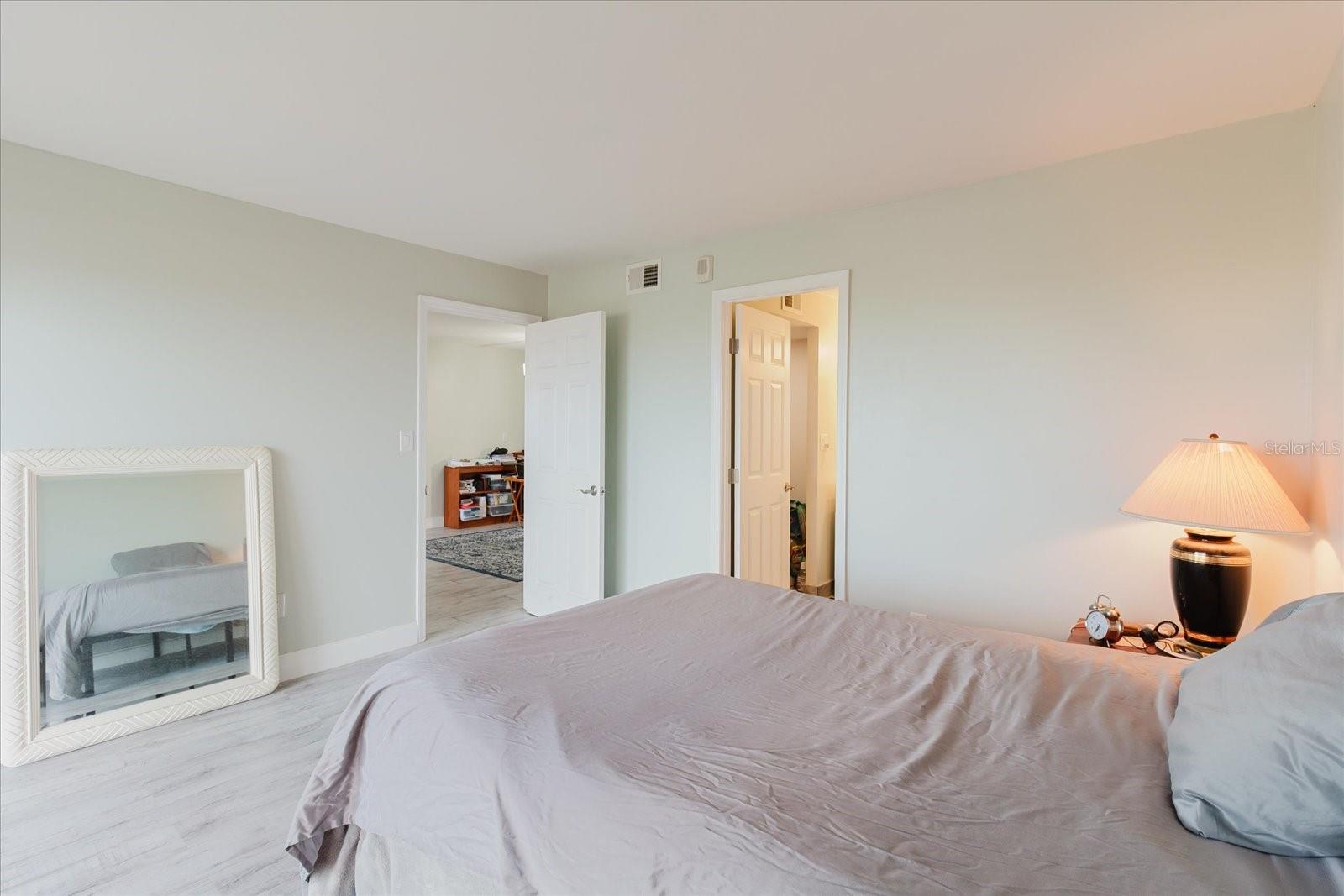 51 ISLAND WAY CONDO - Residential