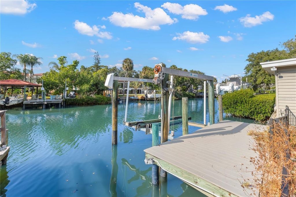 Photo of 415 S Shore Crest Drive, Tampa, FL 33609 (MLS # TB8450165)