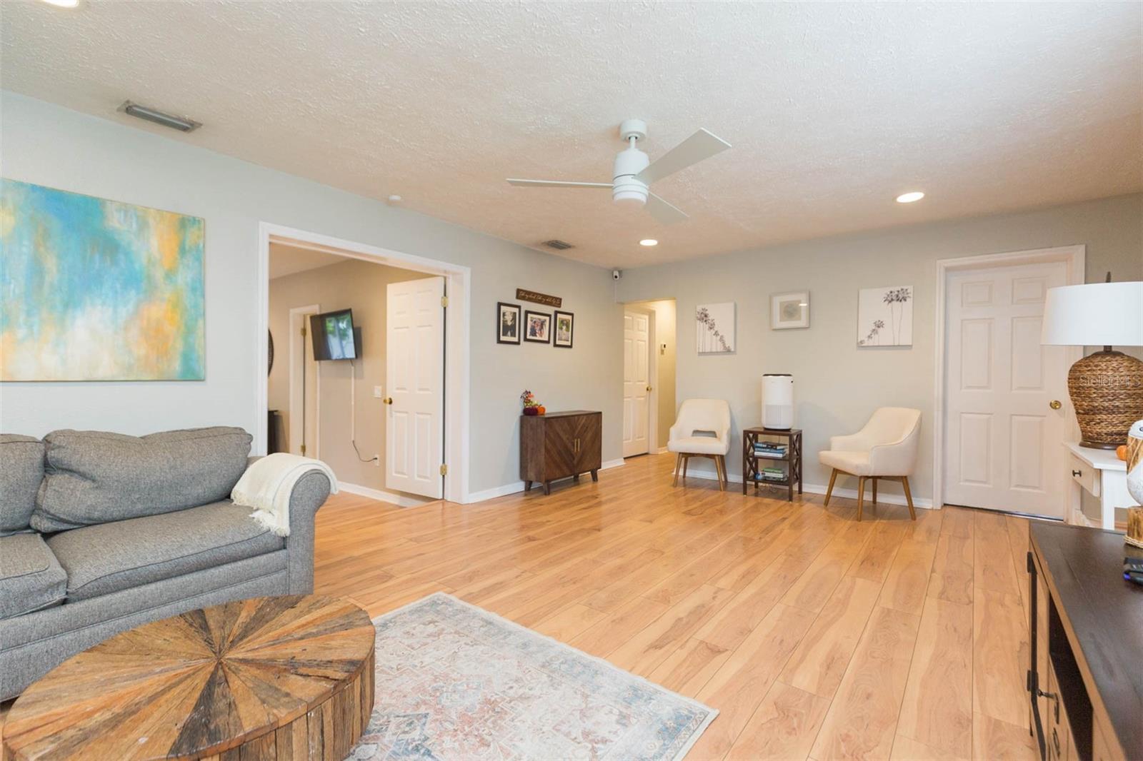 OAKELLARS - Residential