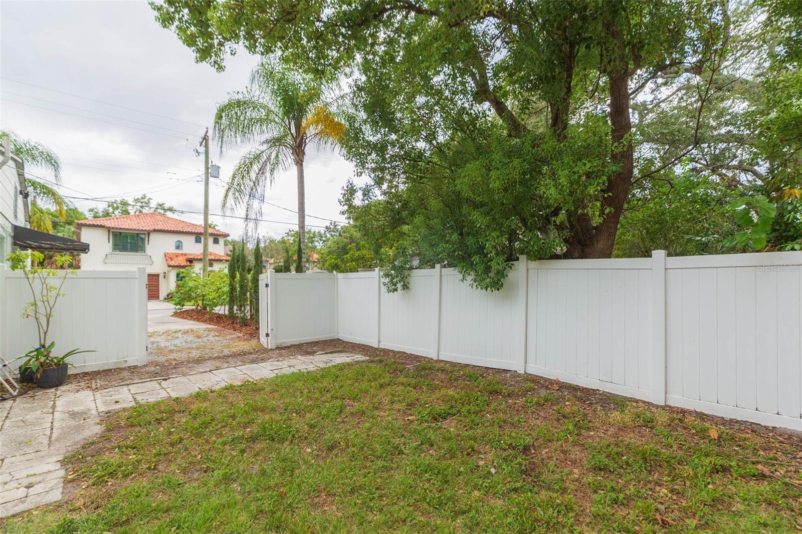 OAKELLARS - Residential