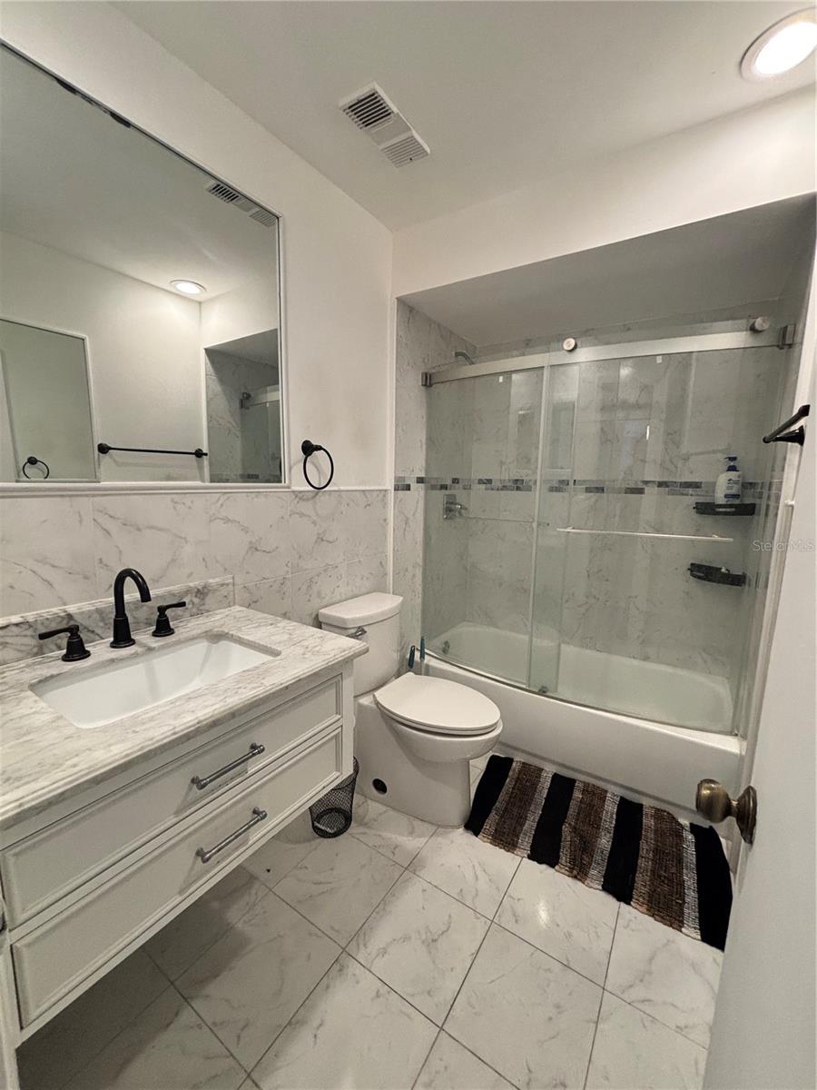 2487 HARBOUR WAY
