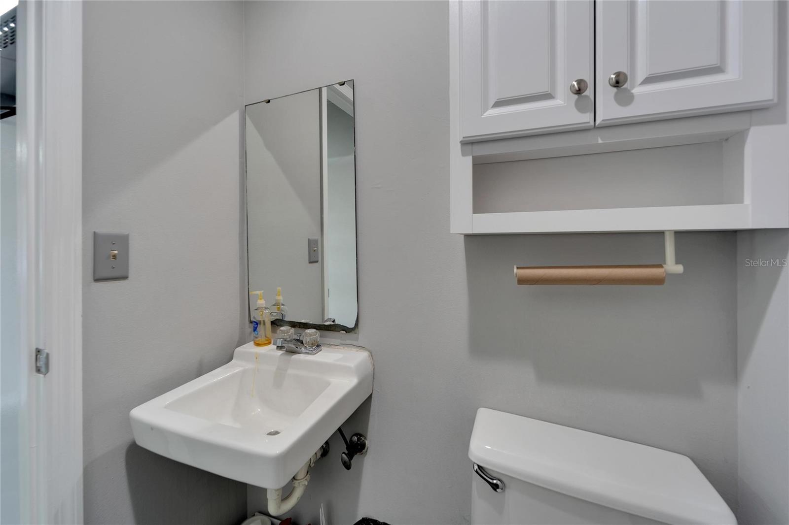 THOMAS WAYNE SUB - Commercial Lease