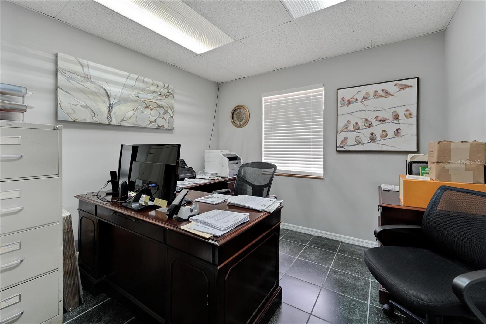 THOMAS WAYNE SUB - Commercial Lease