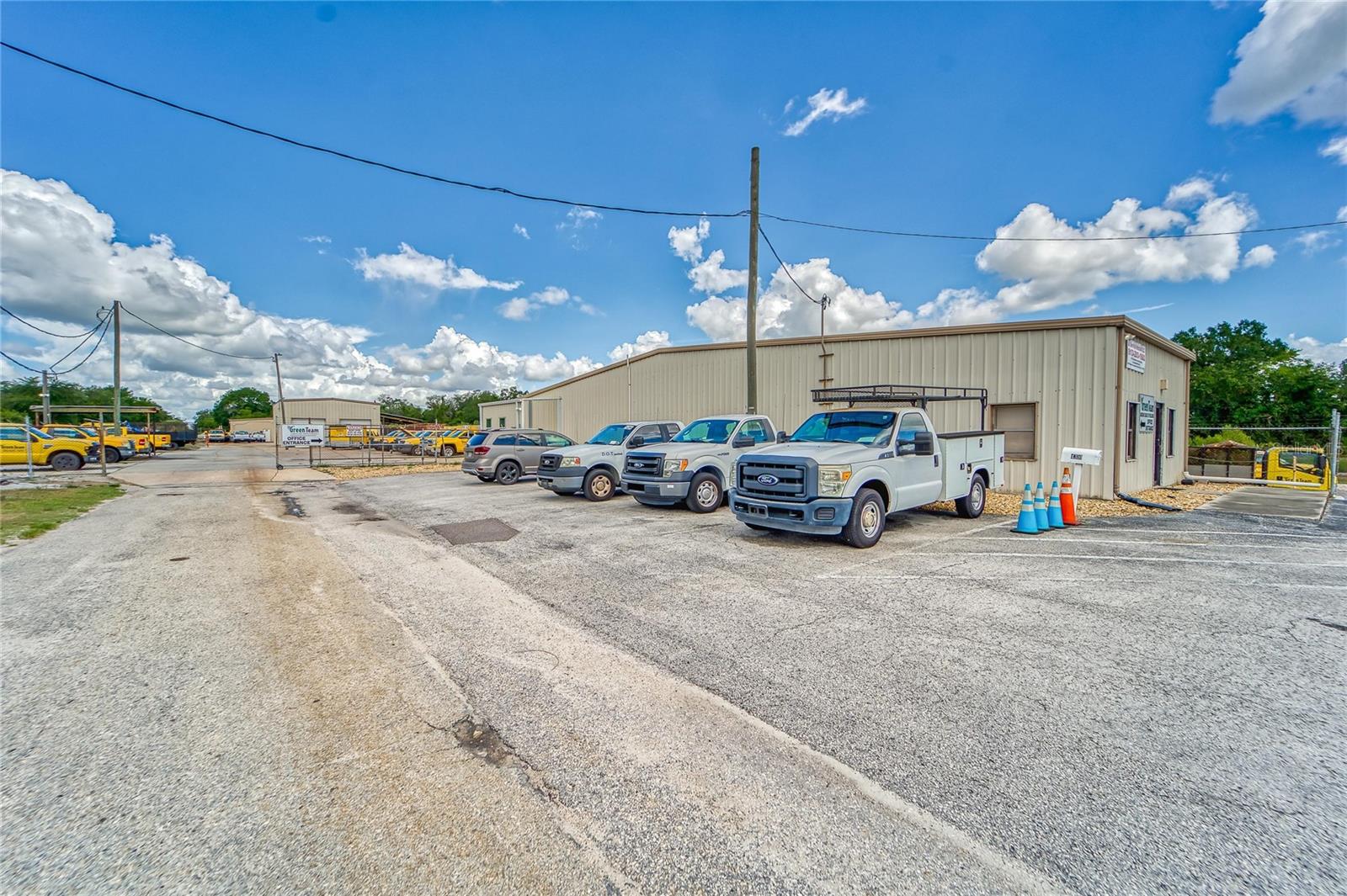 THOMAS WAYNE SUB - Commercial Lease