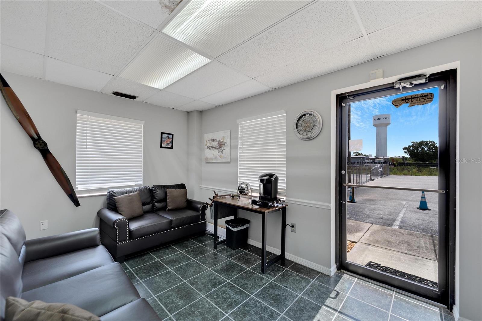 THOMAS WAYNE SUB - Commercial Lease