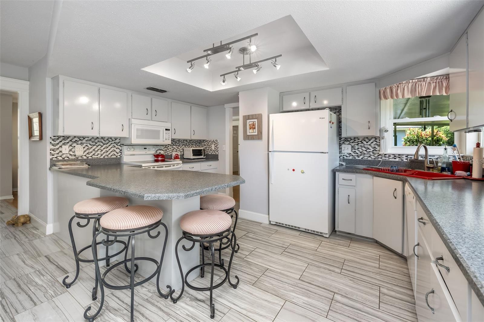 8 COURTNEY PLACE