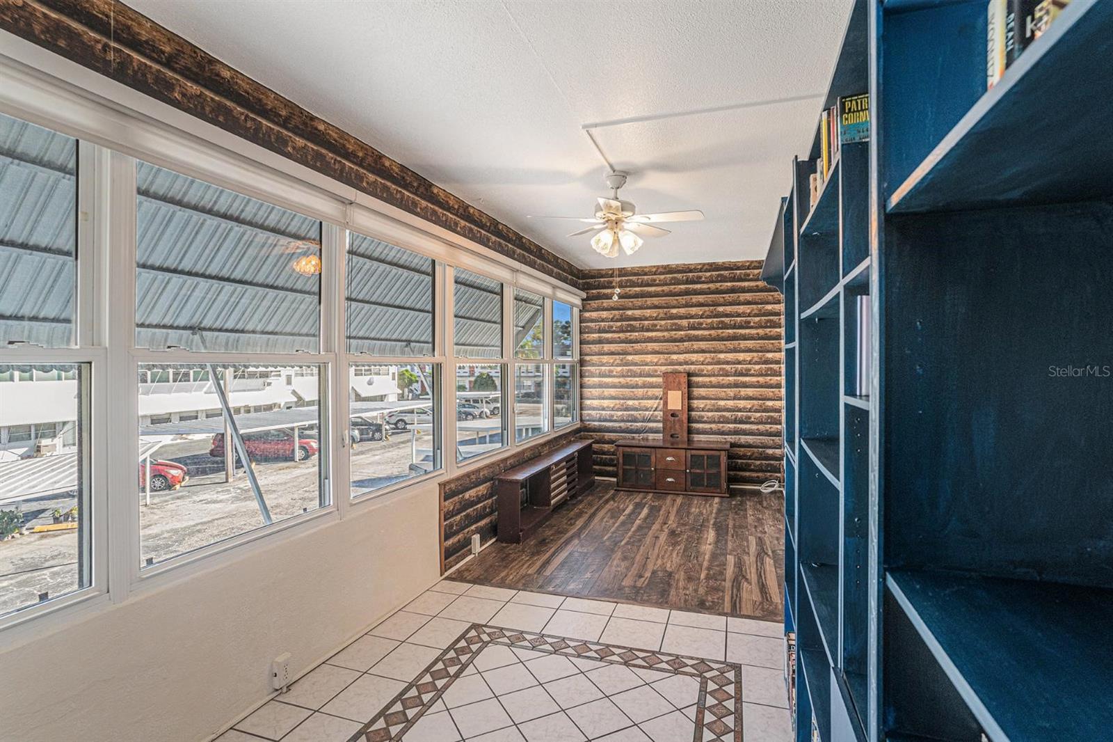 TOWN APTS CONDO - Residential