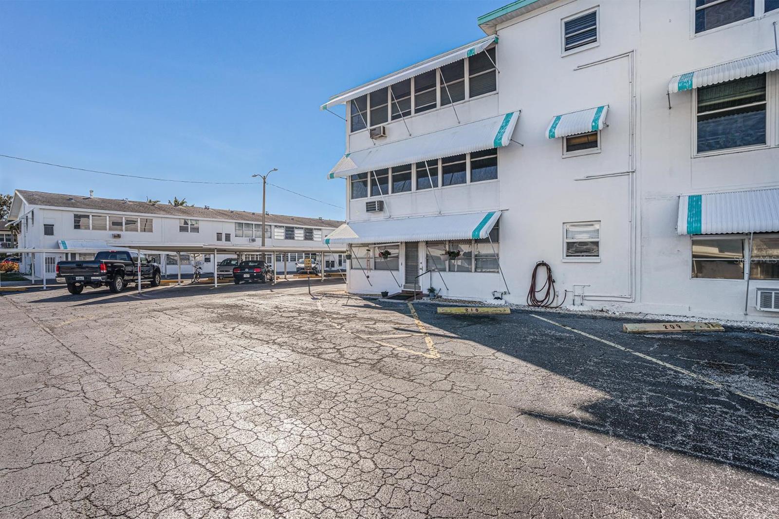 TOWN APTS CONDO - Residential