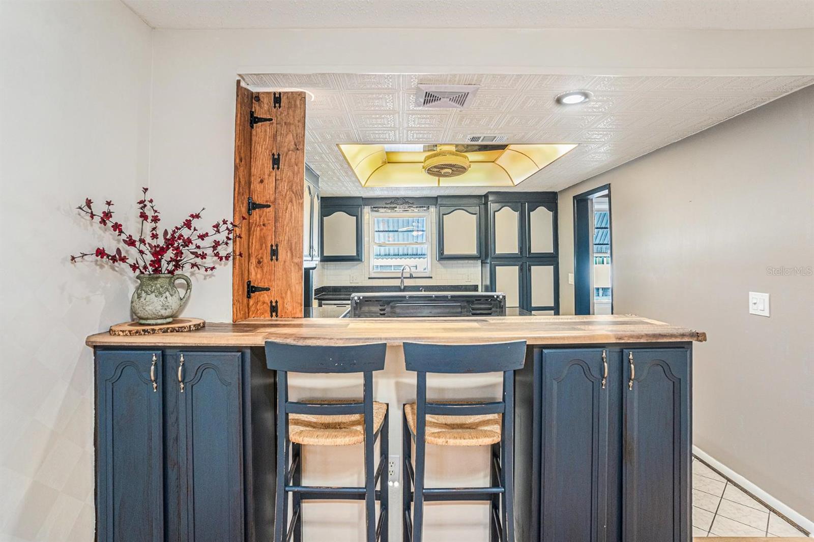 TOWN APTS CONDO - Residential