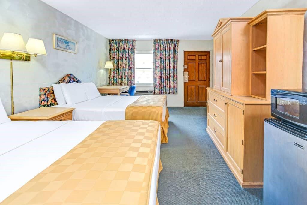 ACREAGE & UNREC - Commercial Sale