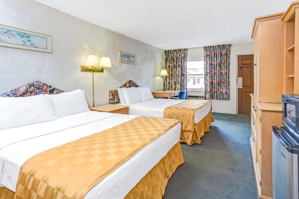 ACREAGE & UNREC - Commercial Sale